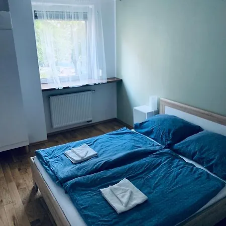 Listopadowa43 - Z Garazem