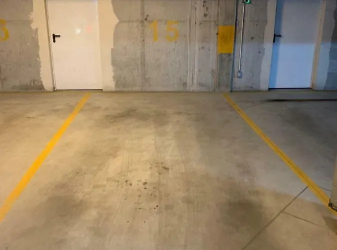 Listopadowa43 - Z Garazem