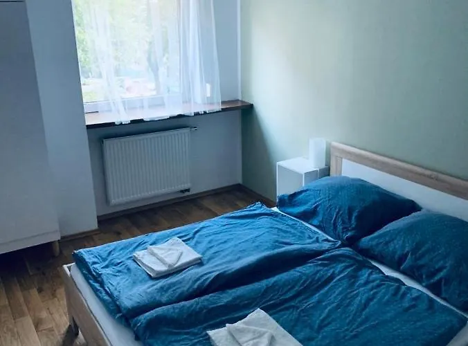 Listopadowa43 - Z Garazem